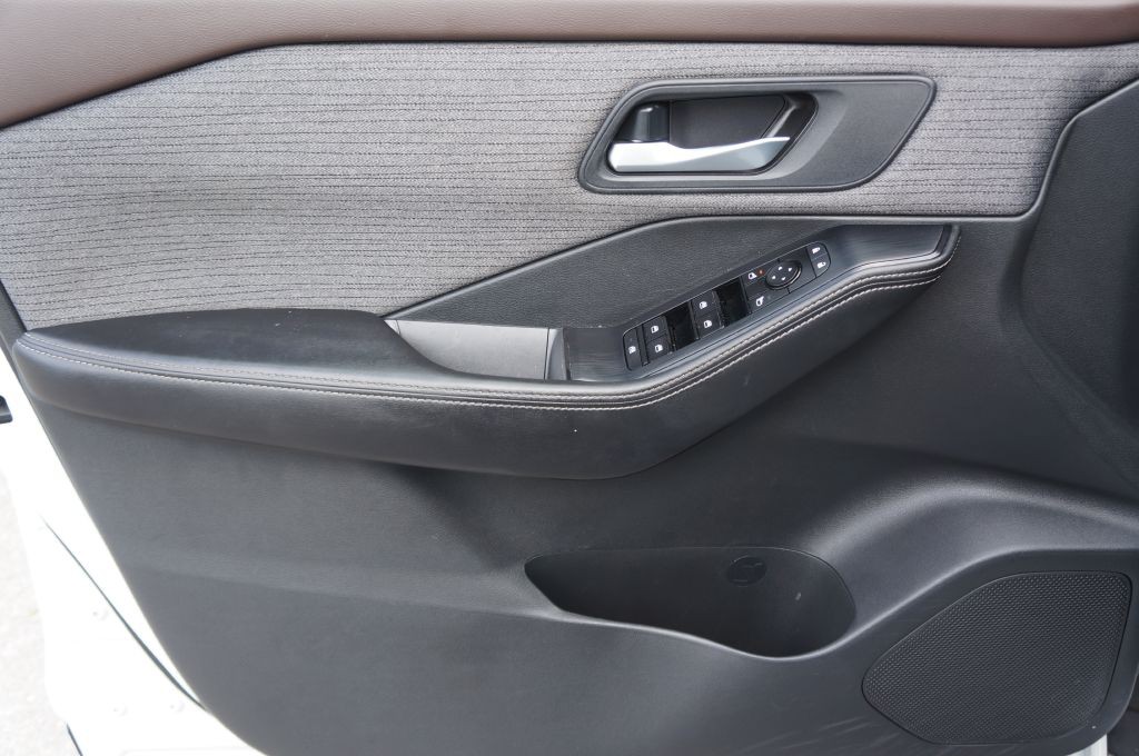 2021 Nissan Rogue Image 18