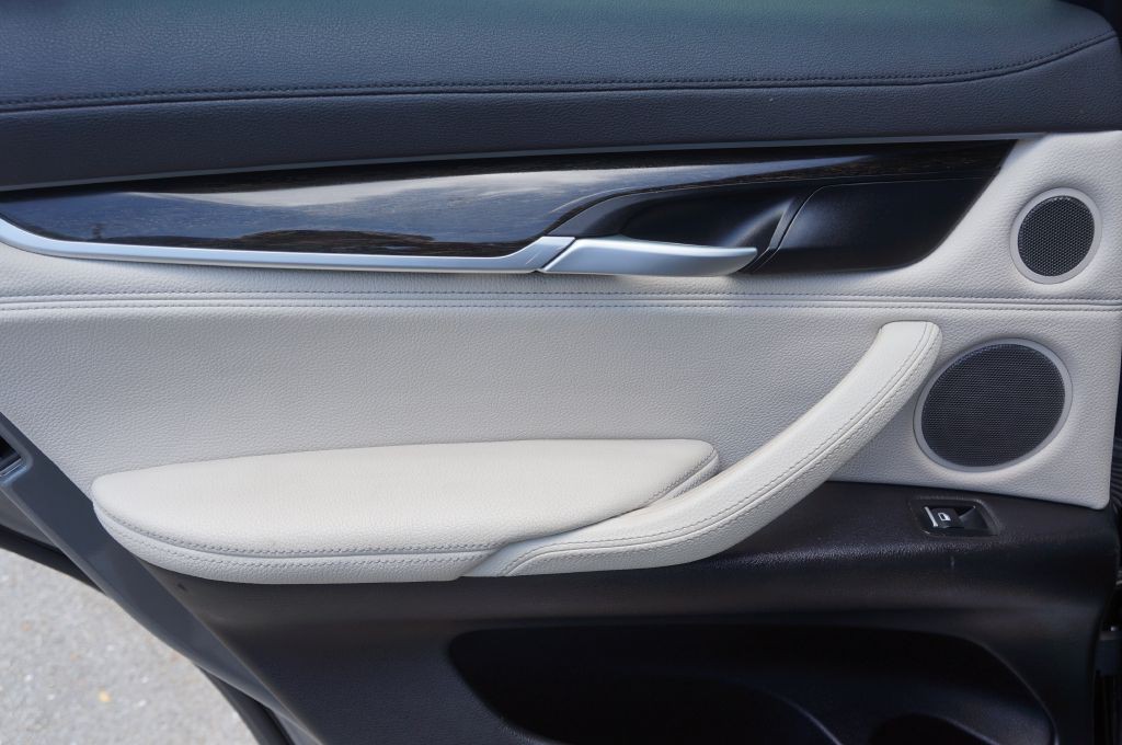2018 BMW X6 Image 25