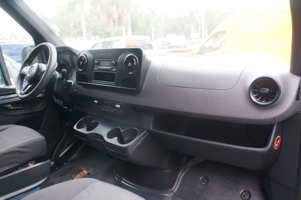 2019 Mercedes-Benz Sprinter Image 2