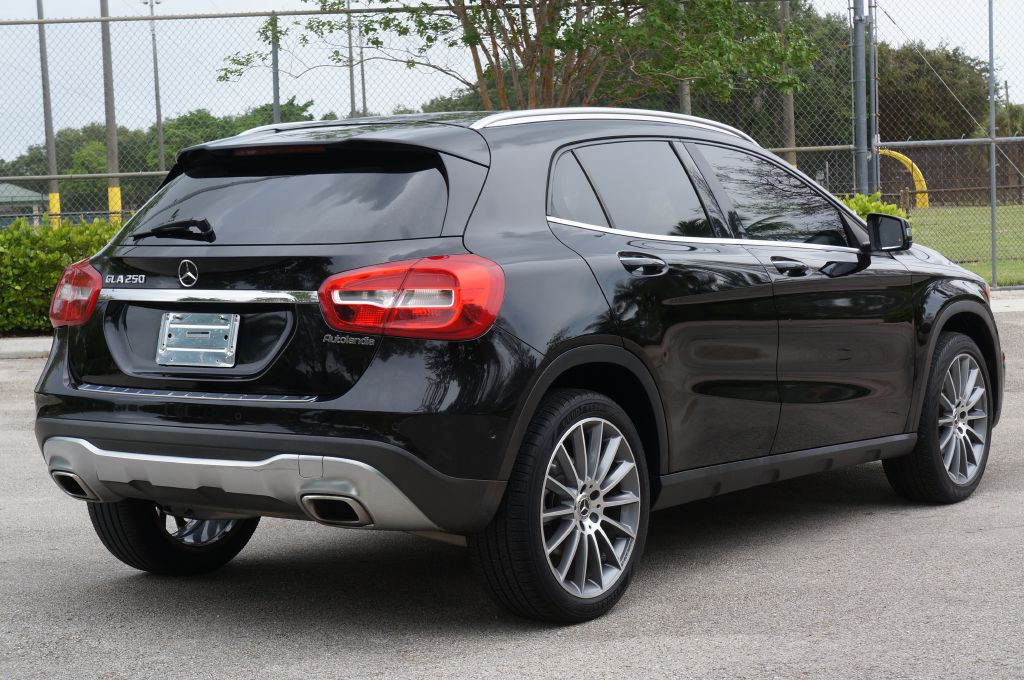 2019 Mercedes-Benz GLA-Class Image 11