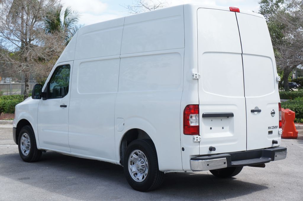 2018 Nissan NV Image 9