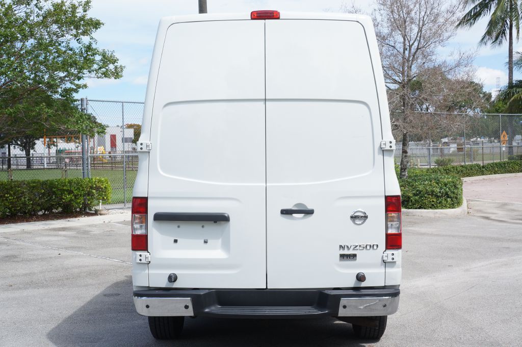 2018 Nissan NV Image 10