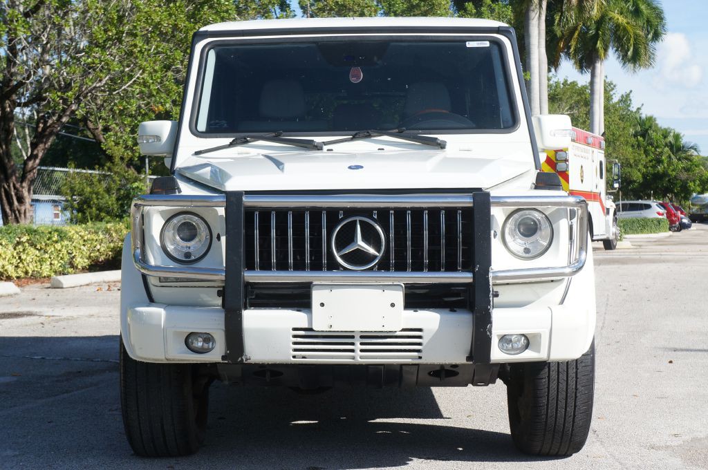 2011 Mercedes-Benz G-Class Image 3
