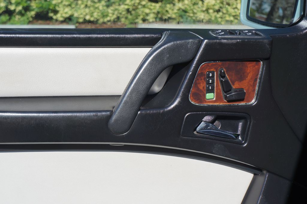 2011 Mercedes-Benz G-Class Image 18