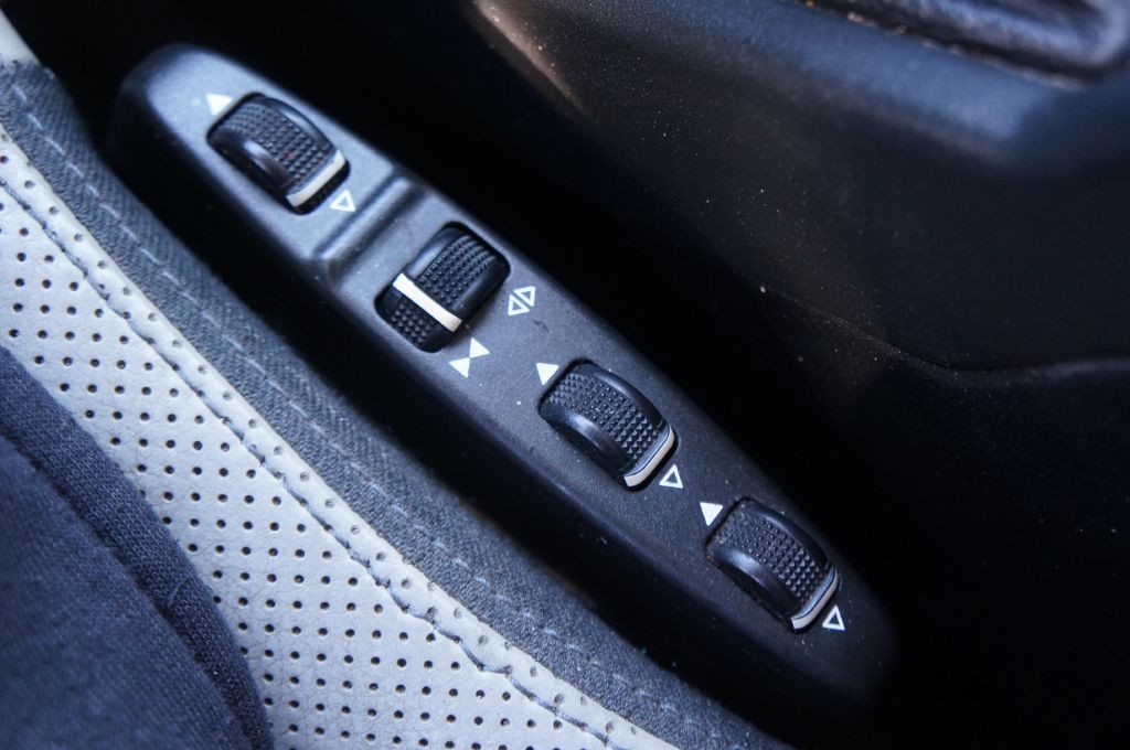 2011 Mercedes-Benz G-Class Image 22