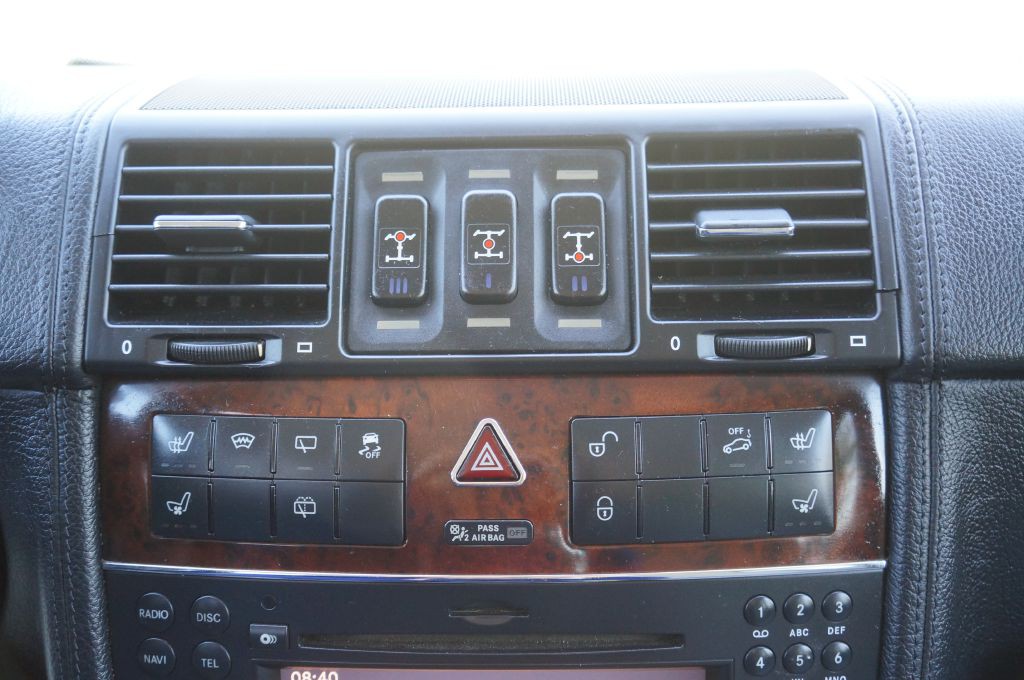 2011 Mercedes-Benz G-Class Image 29