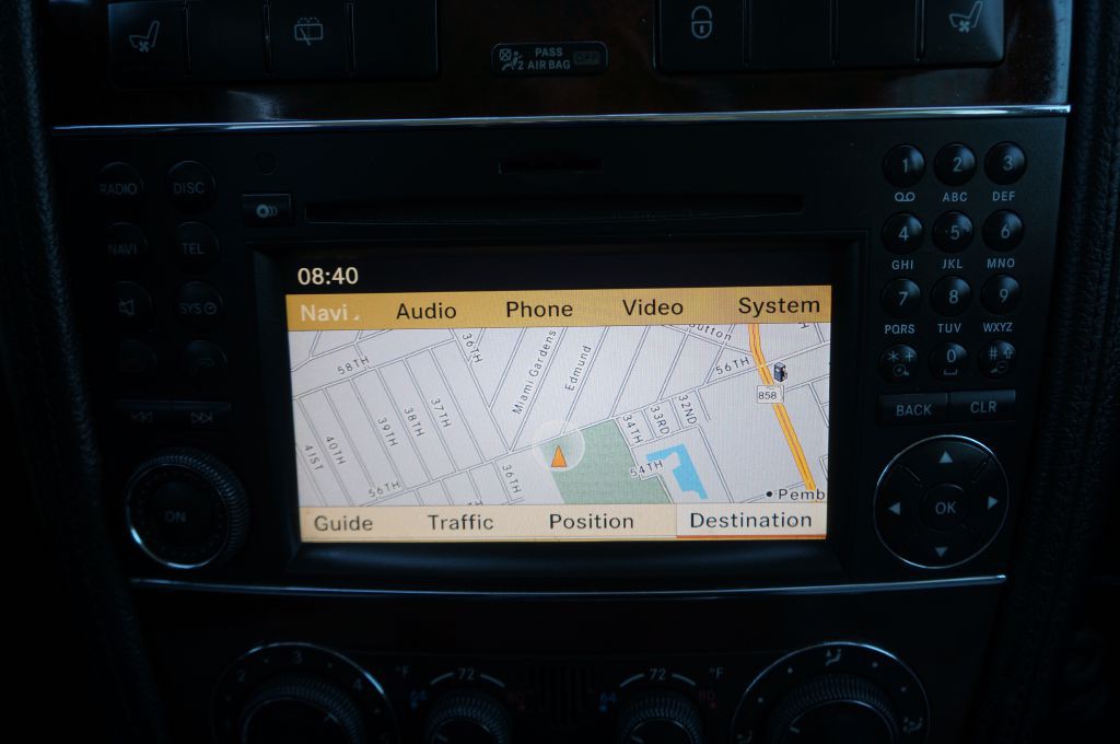 2011 Mercedes-Benz G-Class Image 30