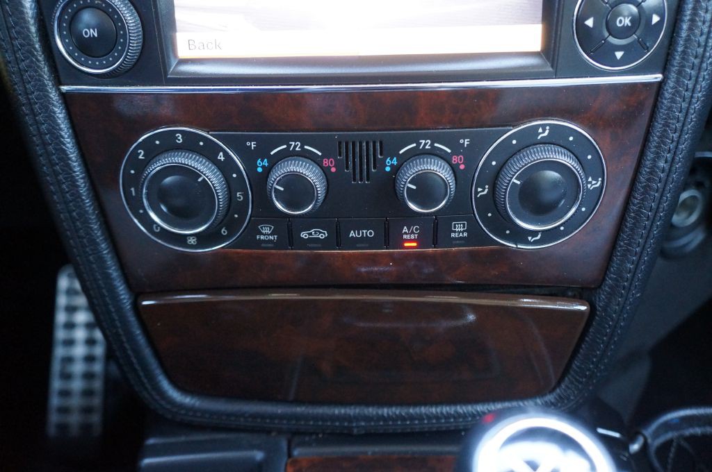 2011 Mercedes-Benz G-Class Image 32