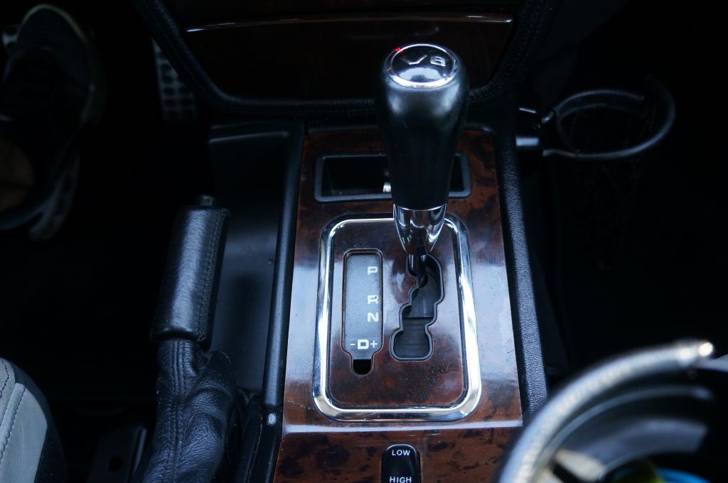 2011 Mercedes-Benz G-Class Image 33