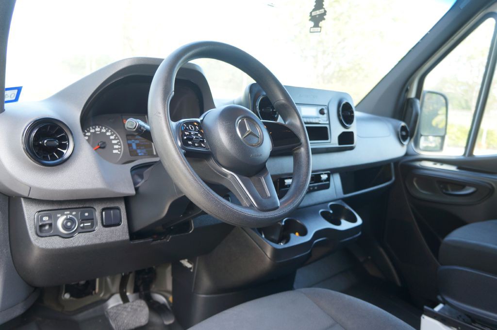 2020 Mercedes-Benz Sprinter Image 24