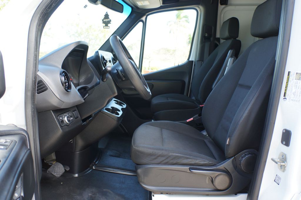 2020 Mercedes-Benz Sprinter Image 25