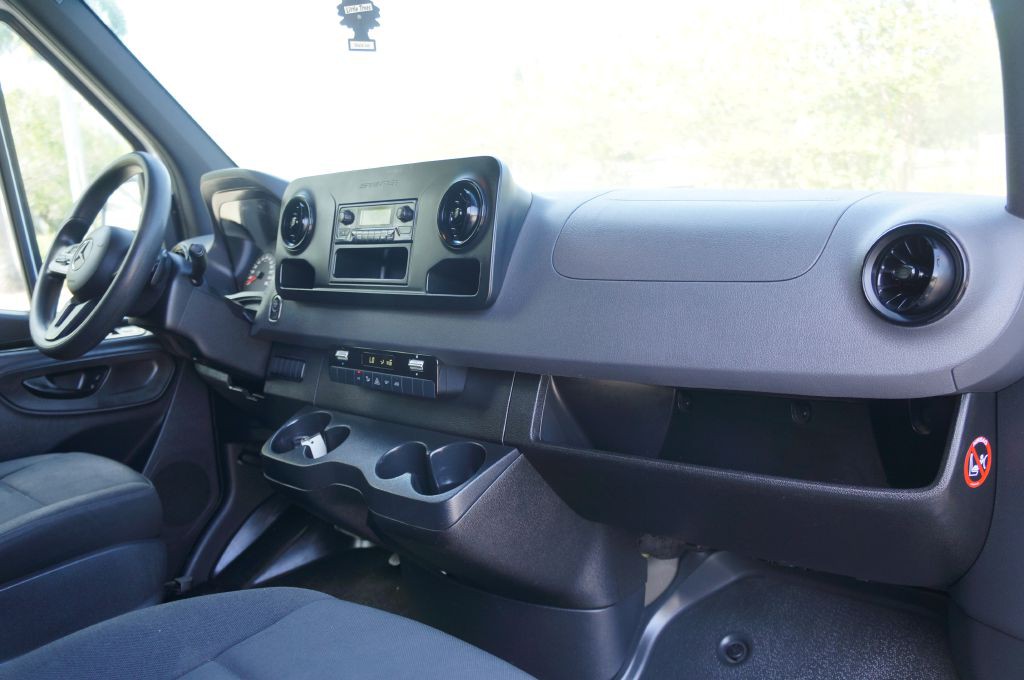 2020 Mercedes-Benz Sprinter Image 28