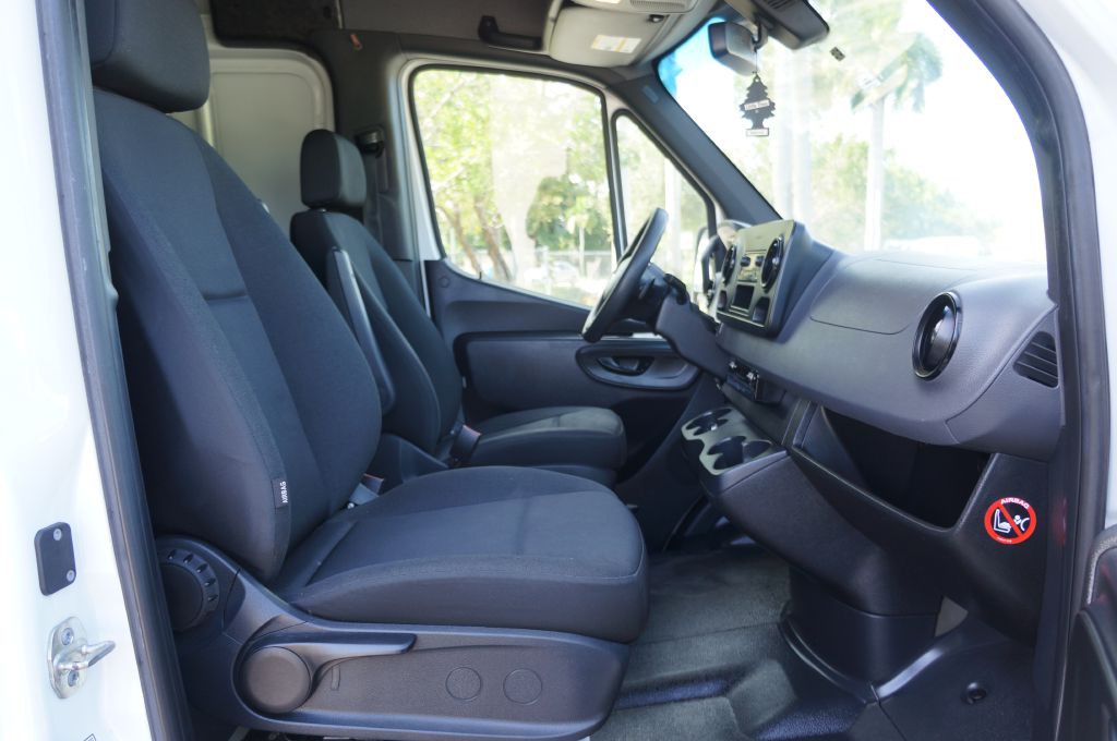2020 Mercedes-Benz Sprinter Image 29