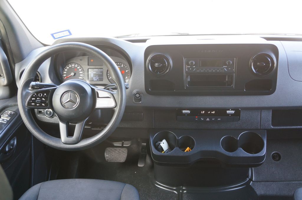 2020 Mercedes-Benz Sprinter Image 31