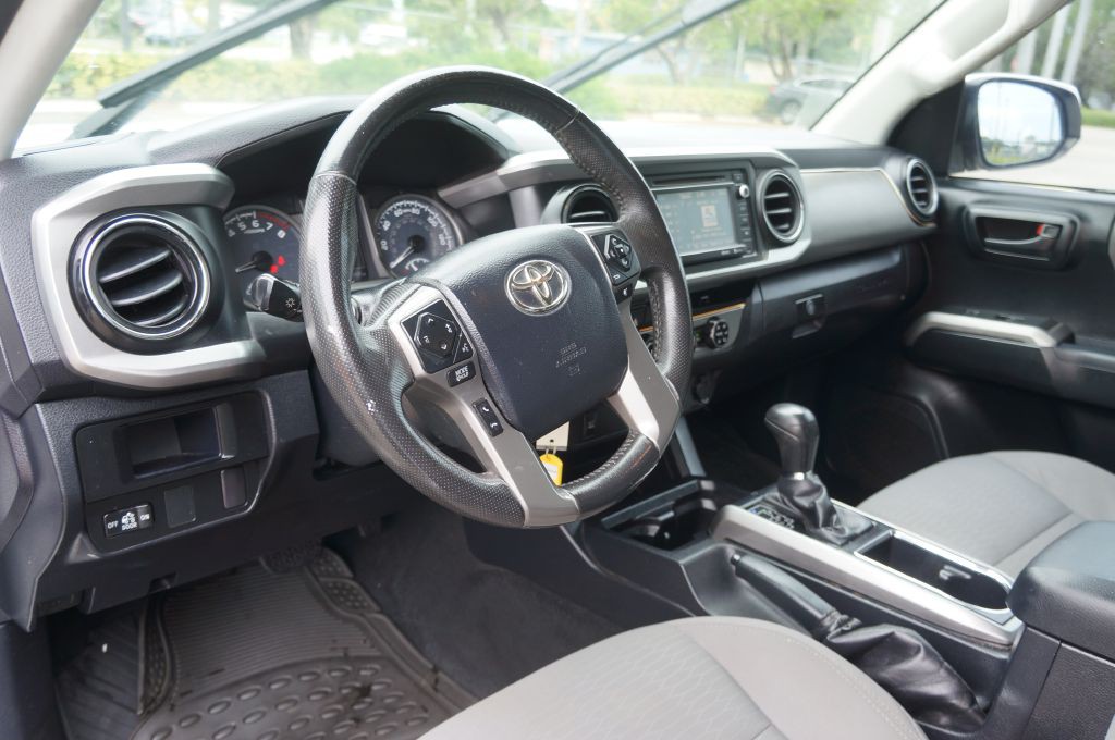 2017 Toyota Tacoma Image 23