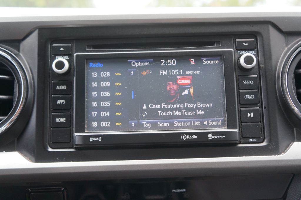 2017 Toyota Tacoma Image 32
