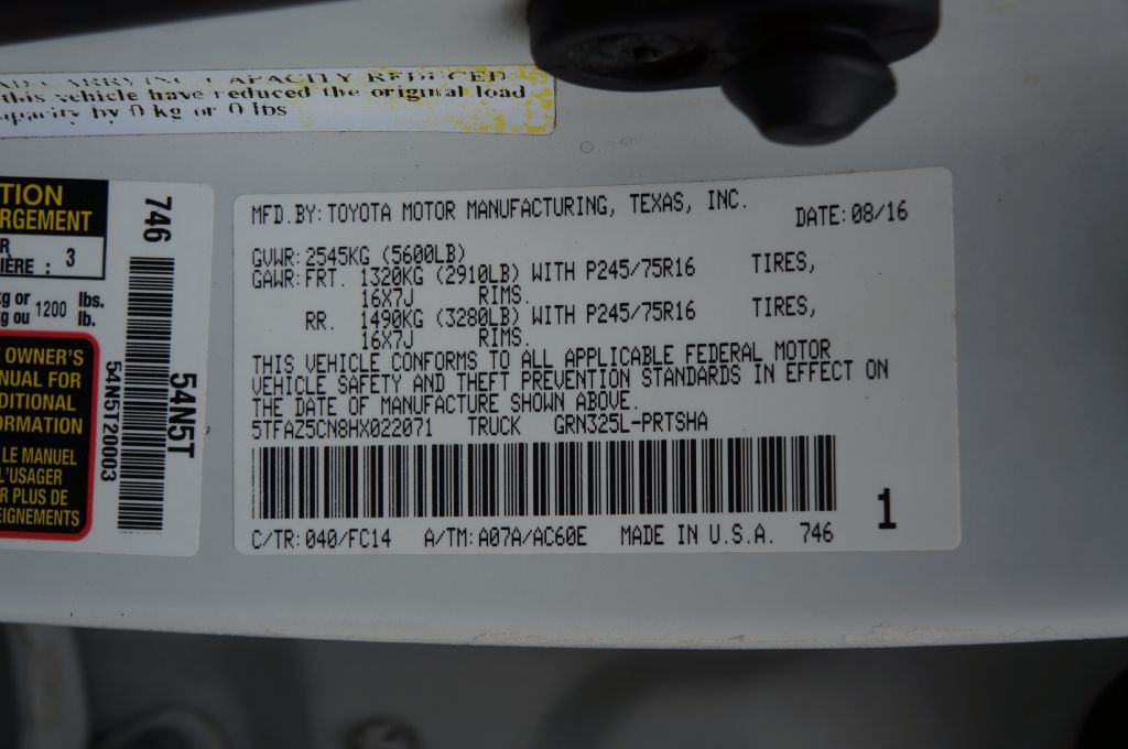 2017 Toyota Tacoma Image 39