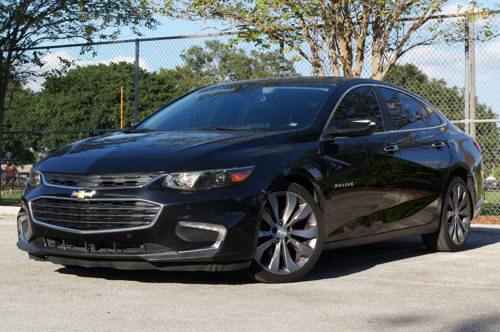2016 Chevrolet Malibu Image 2