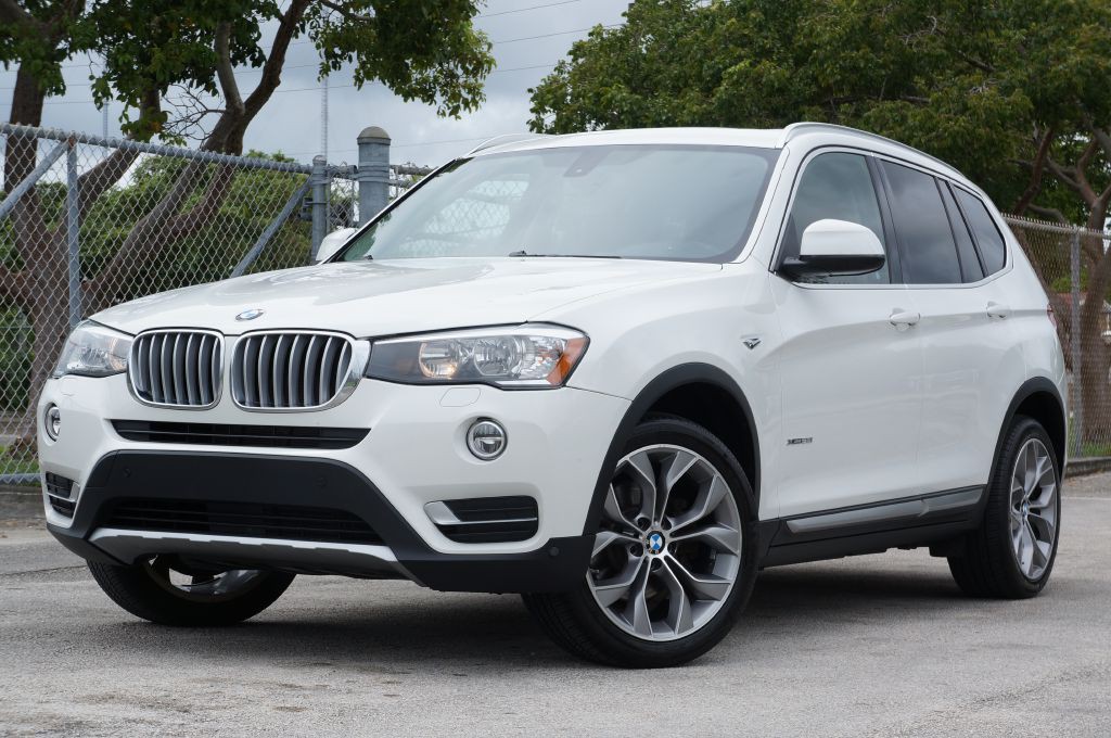 2017 BMW X3 Image 2
