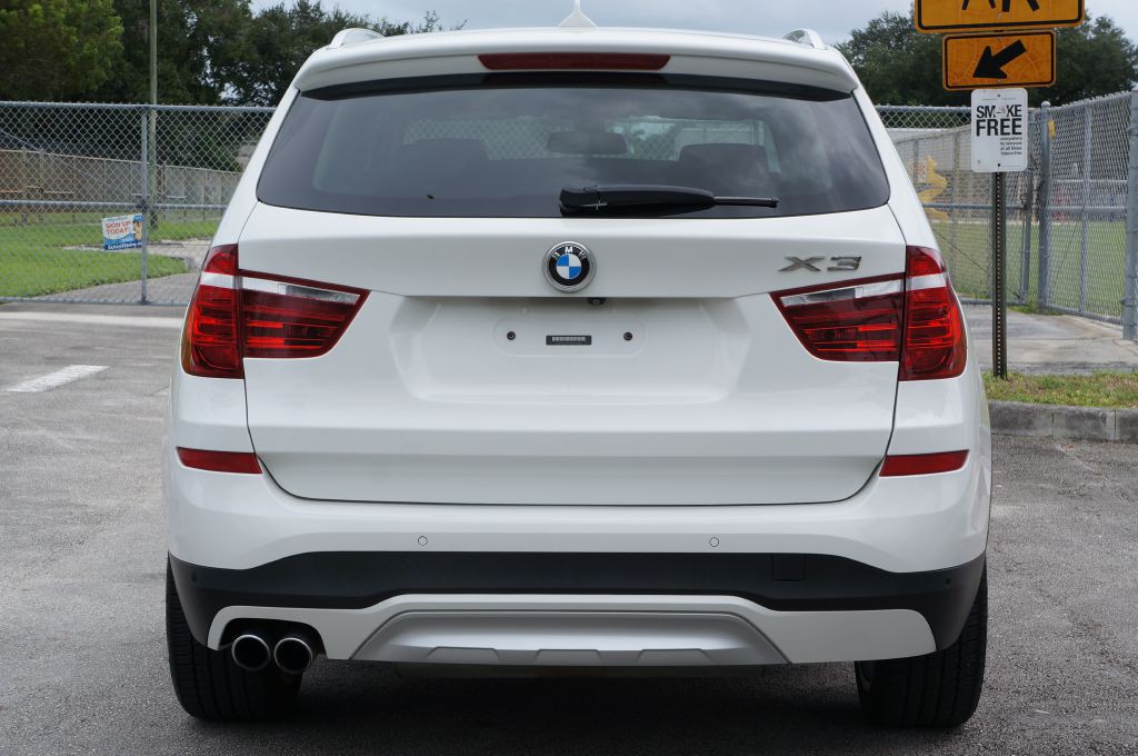 2017 BMW X3 Image 9