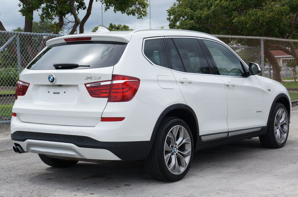 2017 BMW X3 Image 11