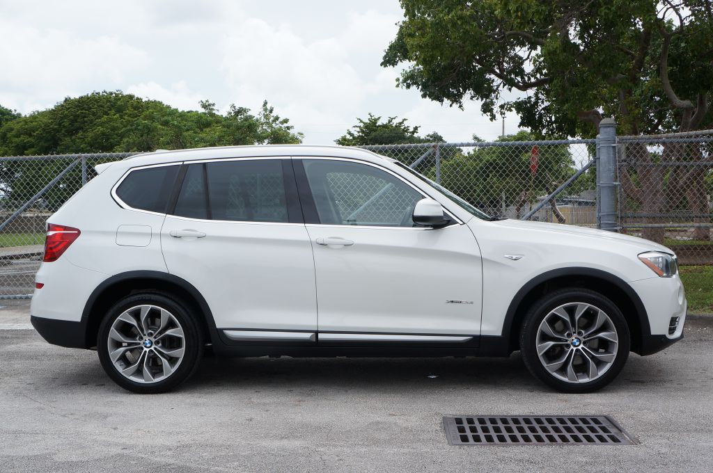 2017 BMW X3 Image 12