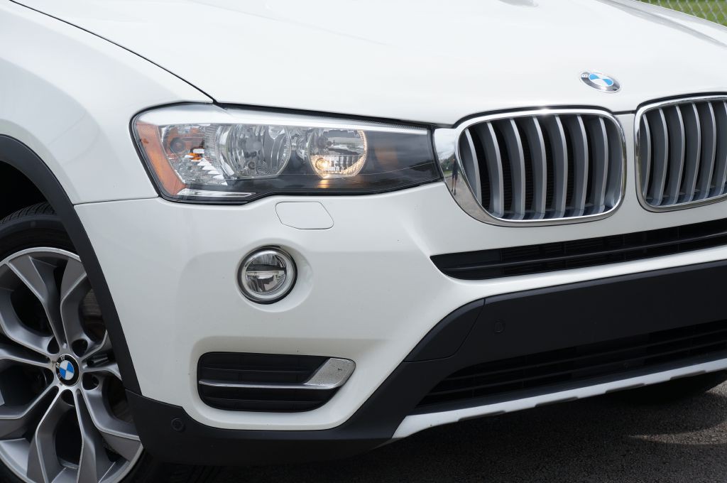 2017 BMW X3 Image 13