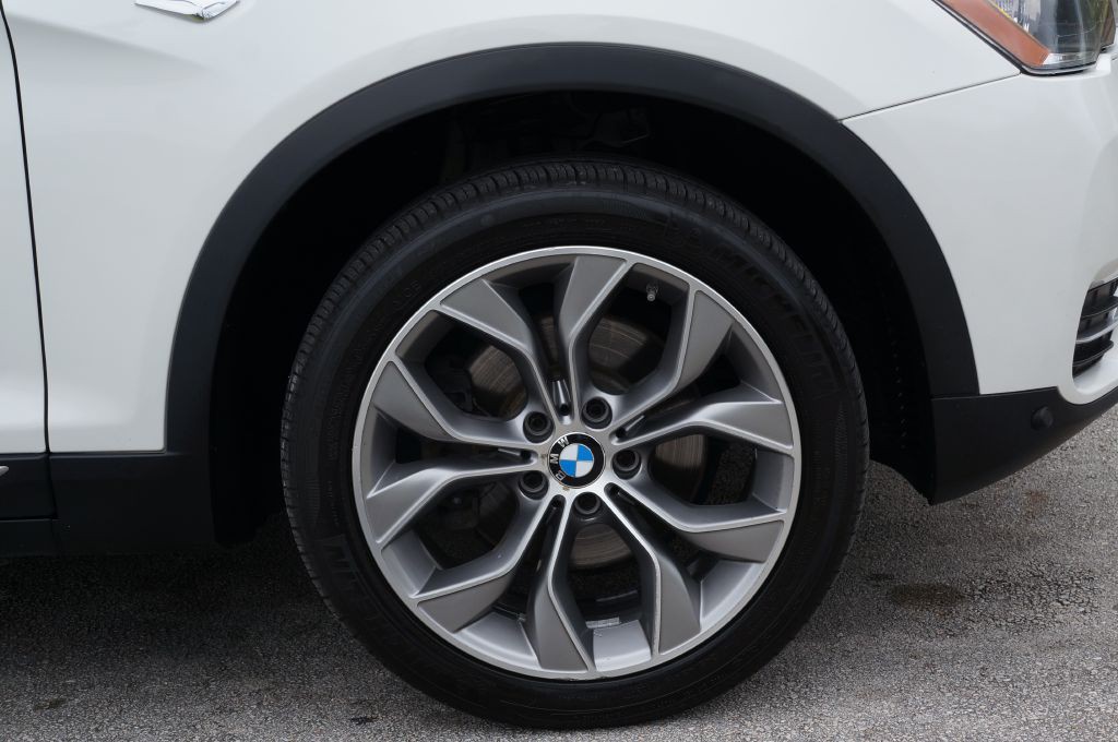 2017 BMW X3 Image 18