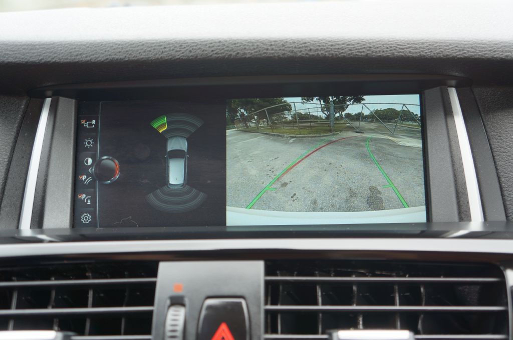 2017 BMW X3 Image 32