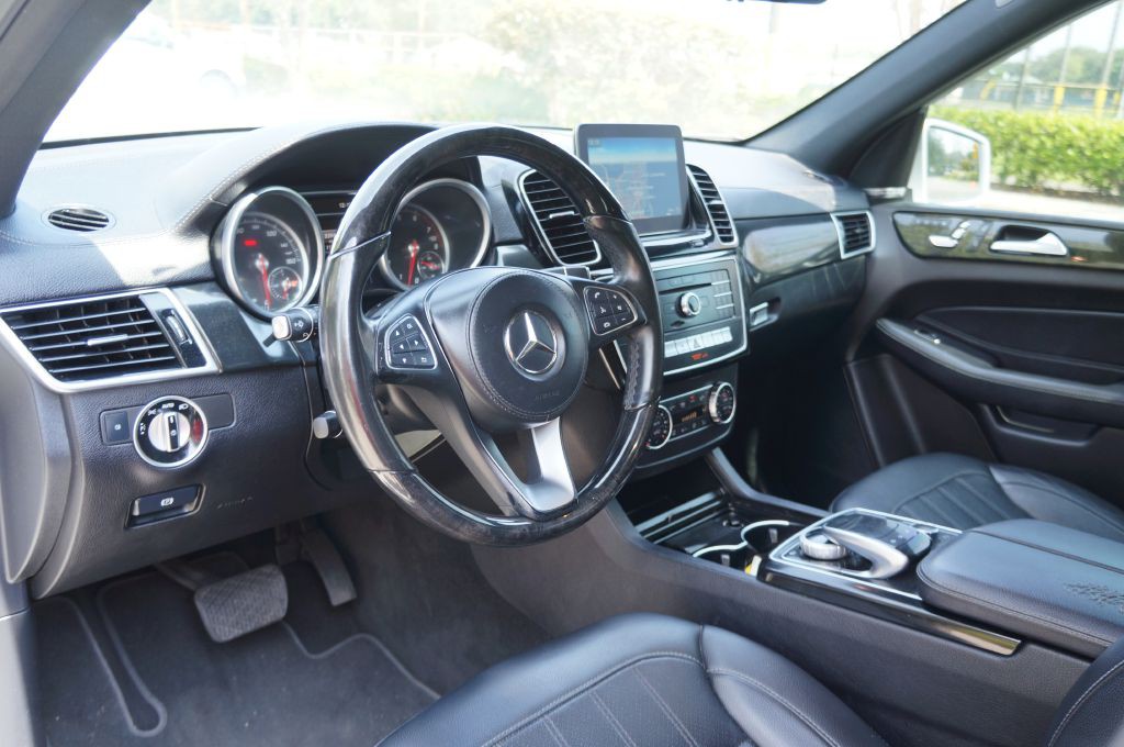 2017 Mercedes-Benz GLS-Class Image 23