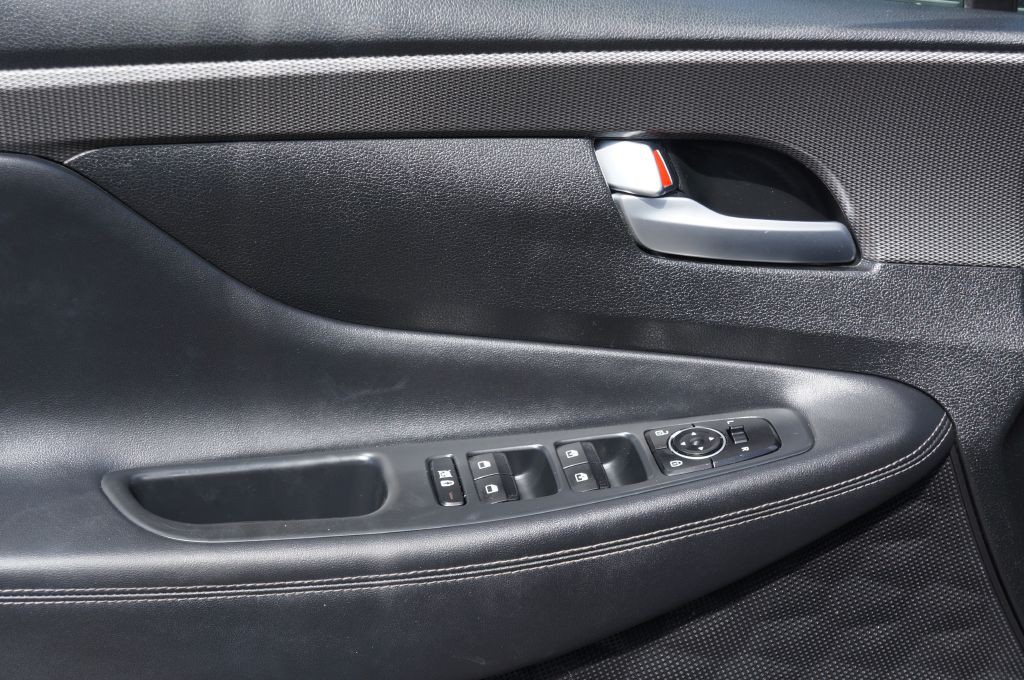 2019 Hyundai Santa Fe Image 19