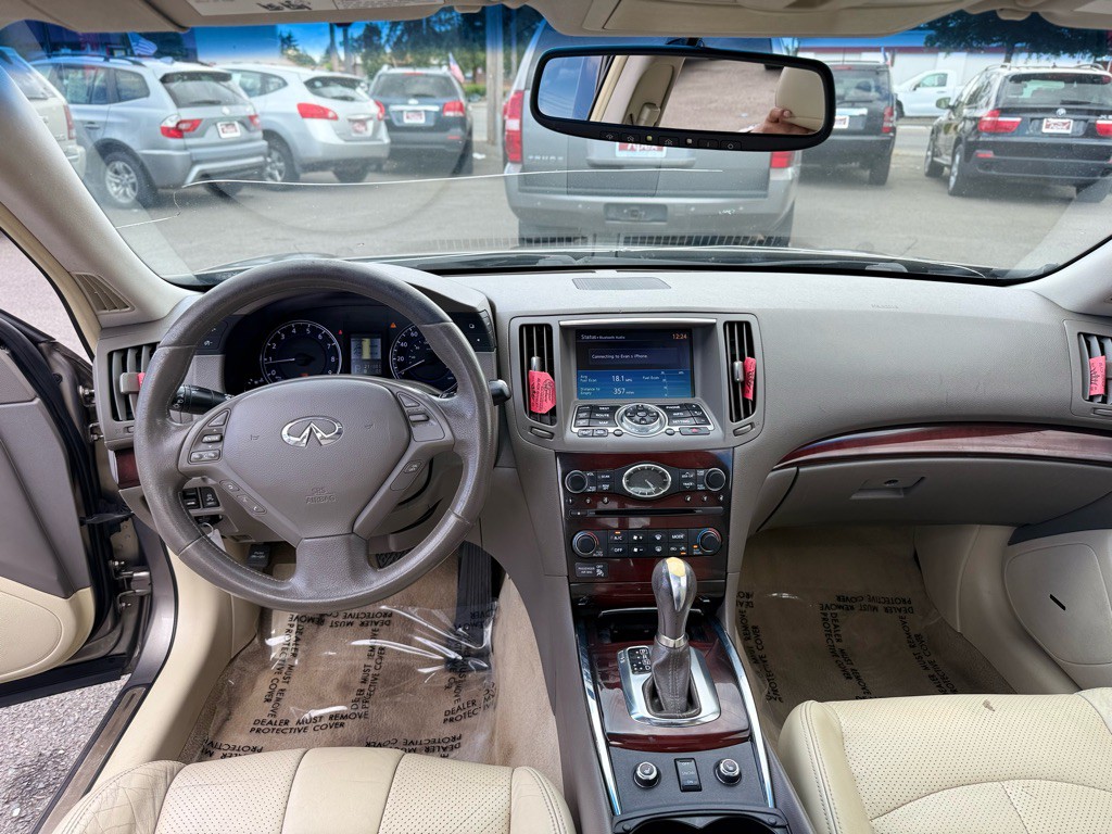 2011 INFINITI G37 Image 13