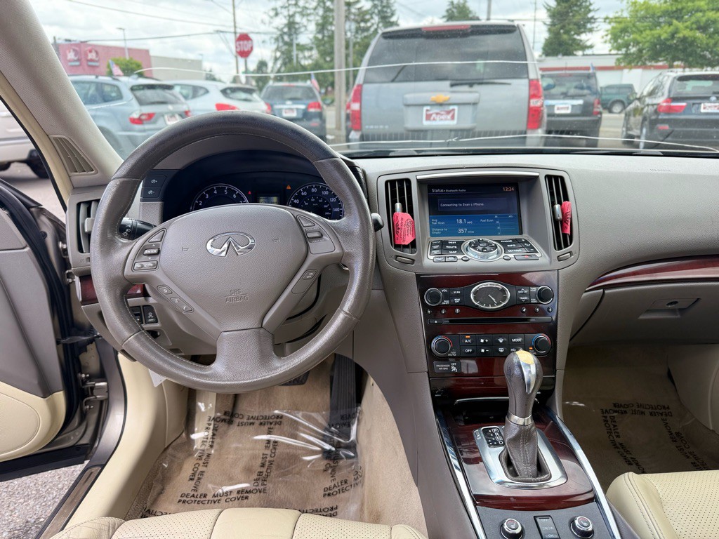 2011 INFINITI G37 Image 14