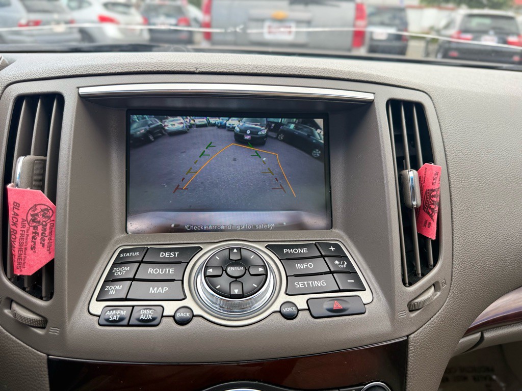 2011 INFINITI G37 Image 19