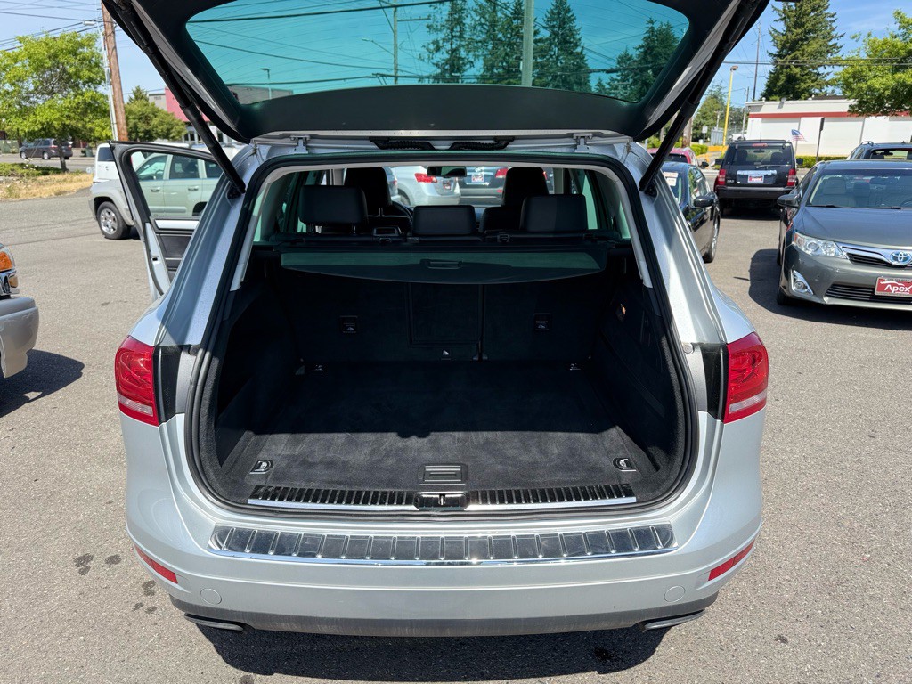 2014 Volkswagen Touareg Image 15