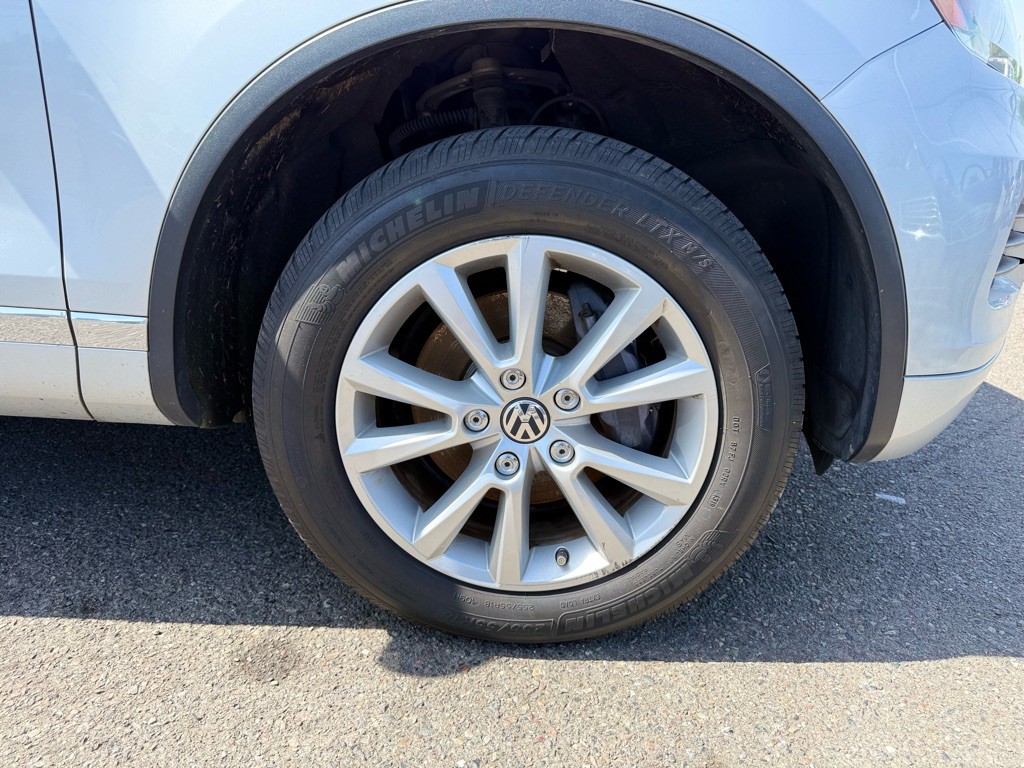 2014 Volkswagen Touareg Image 18