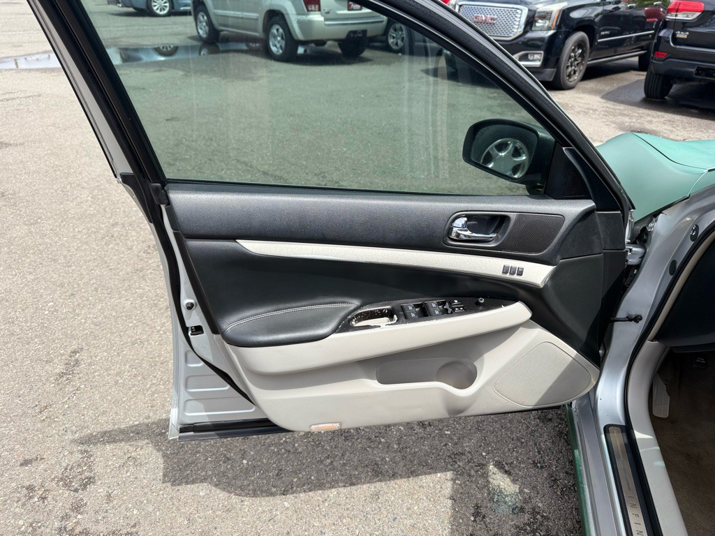2007 INFINITI G35 Image 11