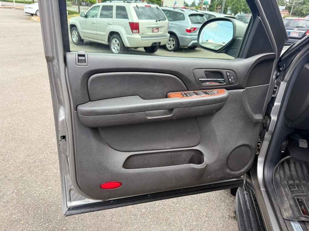 2007 Chevrolet Tahoe Image 12