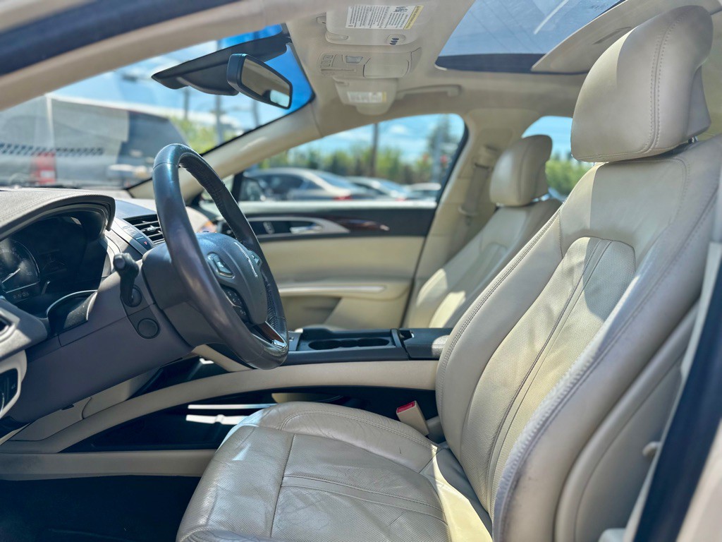 2014 Lincoln MKZ Image 11