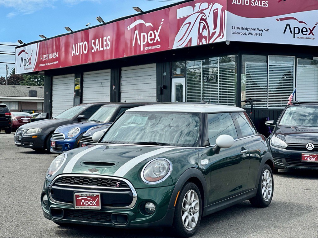 2015 MINI Cooper Image 1