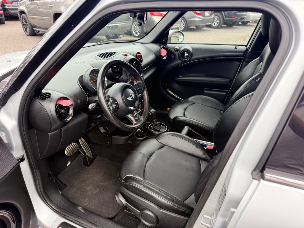 2014 MINI Countryman Image 12