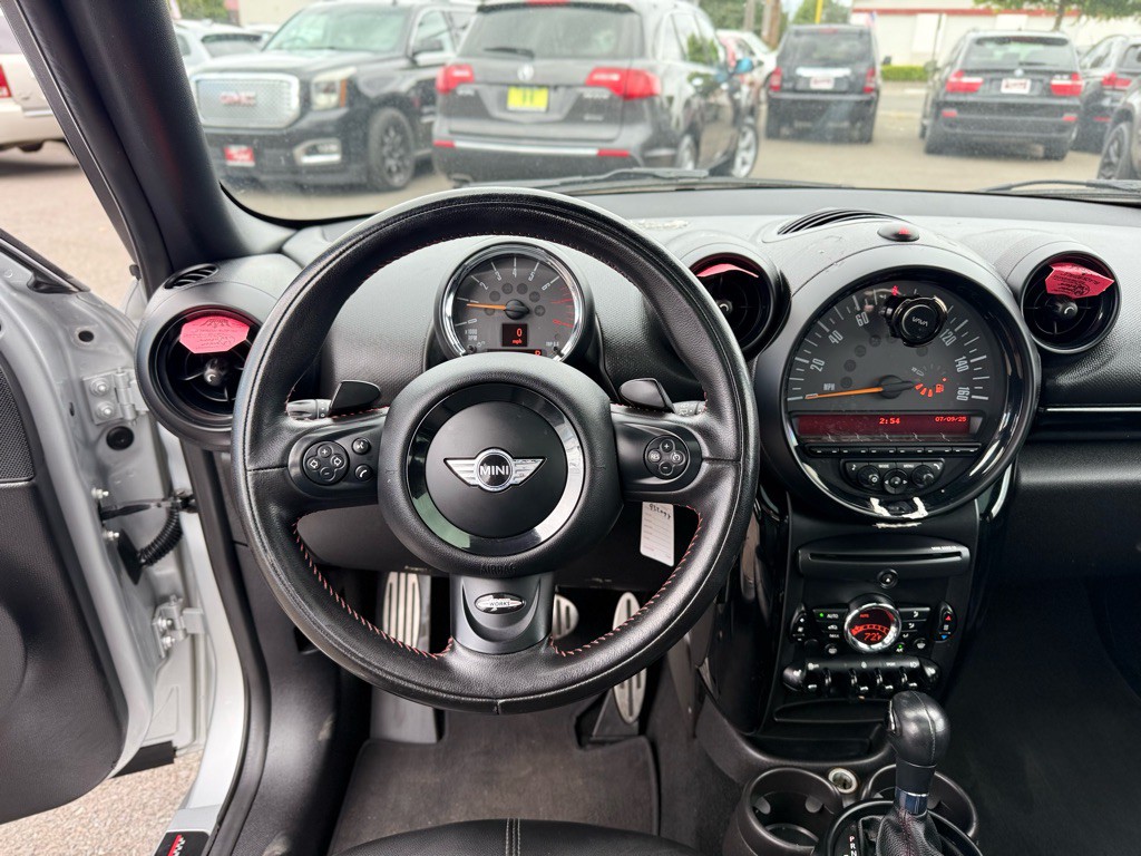 2014 MINI Countryman Image 17