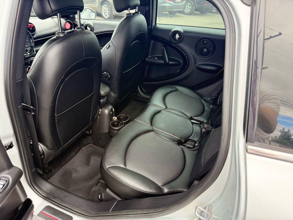 2014 MINI Countryman Image 18
