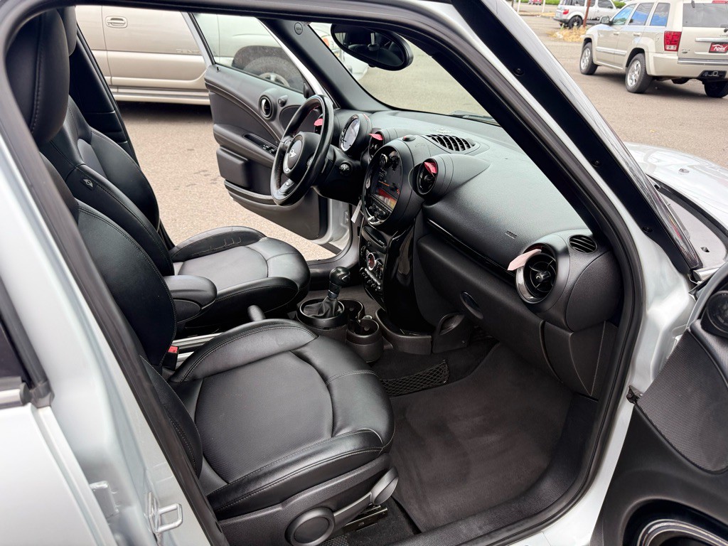 2014 MINI Countryman Image 21