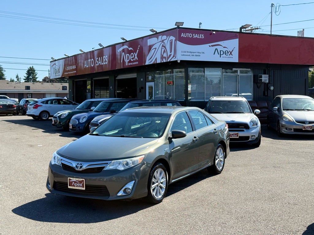 2013 Toyota Camry Image 2