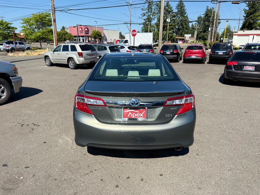 2013 Toyota Camry Image 8