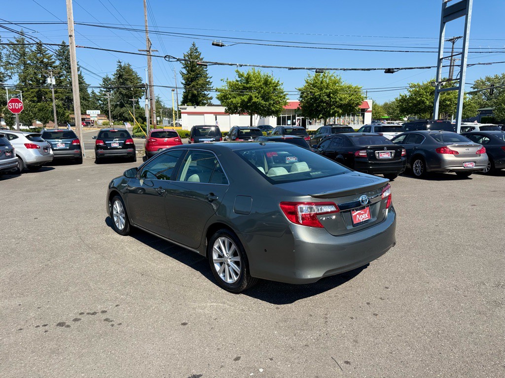 2013 Toyota Camry Image 9