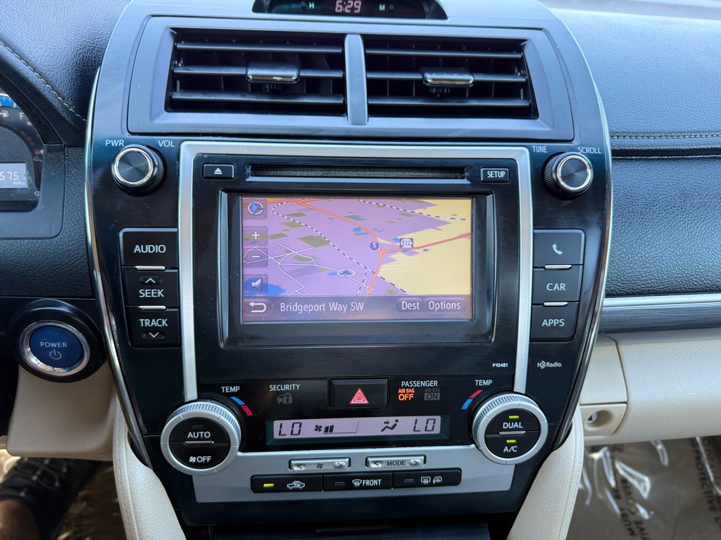 2013 Toyota Camry Image 20