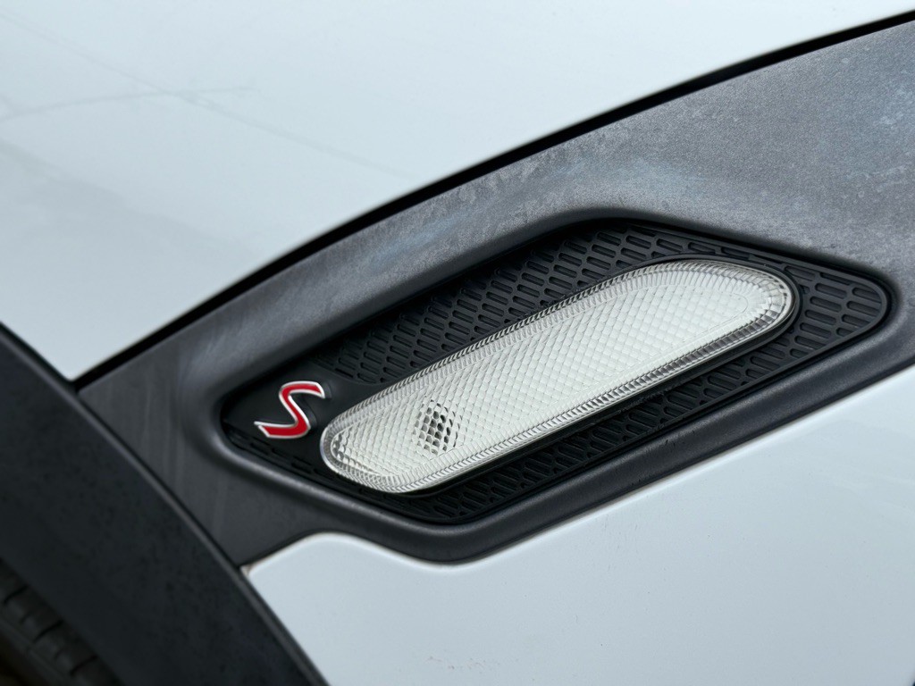 2015 MINI Countryman Image 12