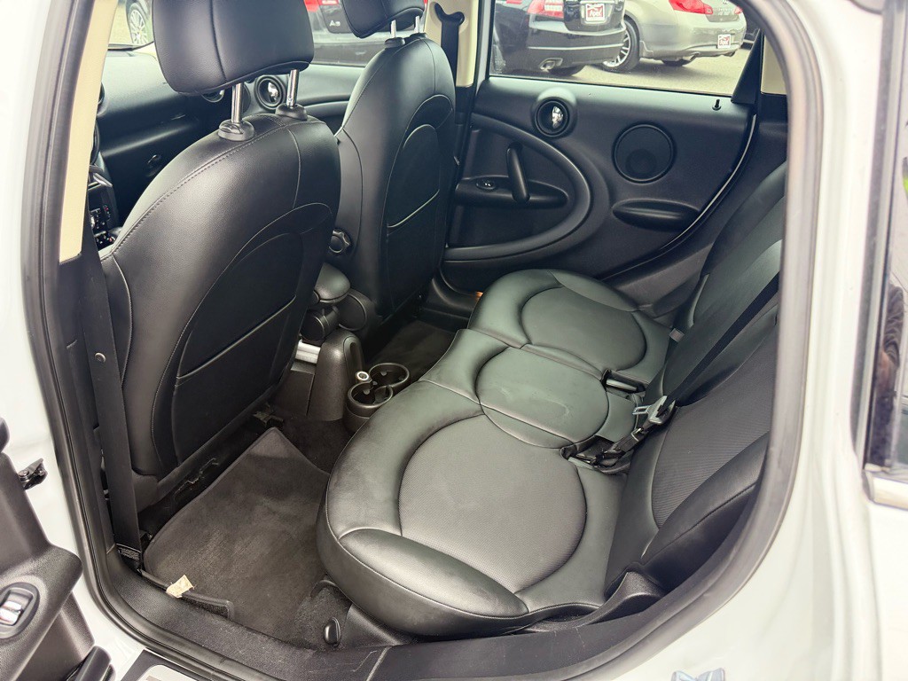 2015 MINI Countryman Image 18